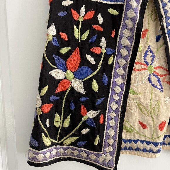 Authentic 1960's Embroidered Vest - Picture 4 of 4